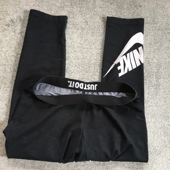Nike Pants - Nike Crop Legging